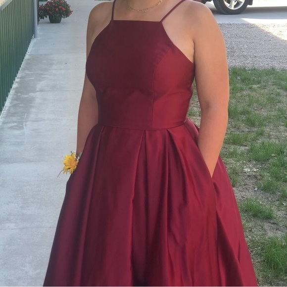 Red prom dress - Picture 3 of 3